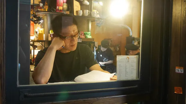 夫妻創業打造7億咖啡帝國！從街邊擺攤到百家分店，cama的連鎖品牌之路 