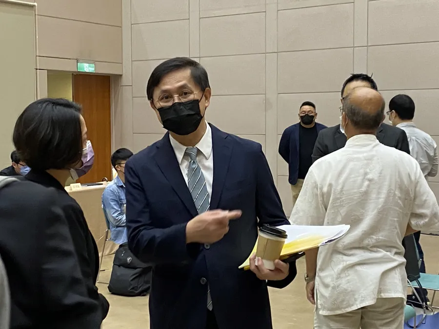 鴻海為何出清紫光持股？和碩童子賢：劉揚偉半導體出身，布局應該有深意