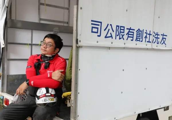 工人作家林立青創辦「友洗」，助無家者脫貧返家！他為何放下筆桿當起創業家？ 