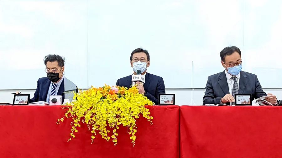 宅經濟趨勢帶動電子書買氣旺，元太推彩色電子紙產品，搶攻換機潮