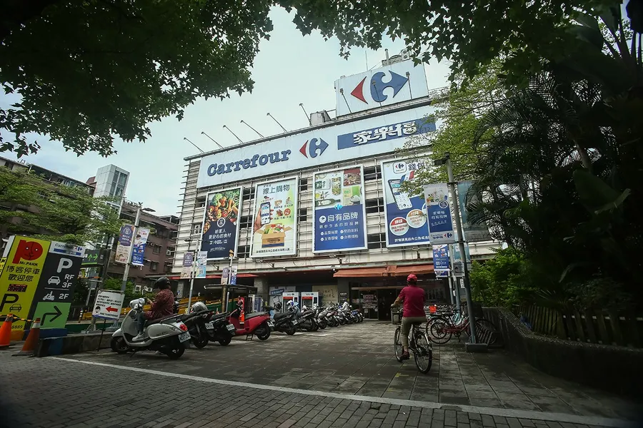 玉山家樂福卡掰了！傳統一聯手中信推「集團卡」，OPENPOINT生活圈更強大