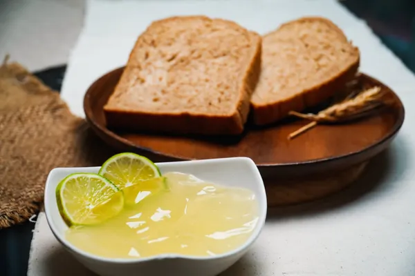 暗光鳥紀：輪普東食堂