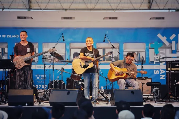 Taiwan Plus 2018歌手謝銘祐表演.jpg