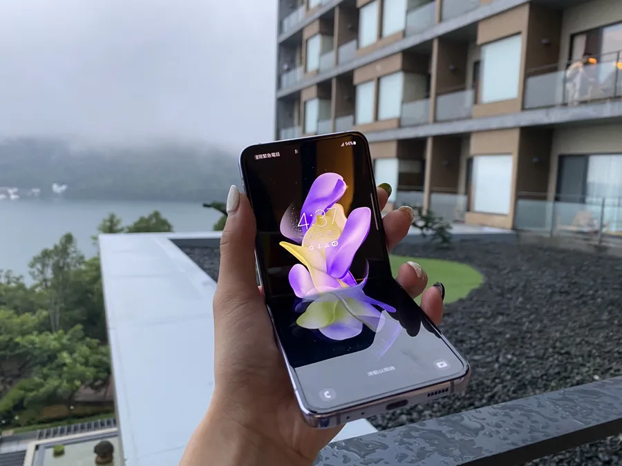 手機市場軟腳只有iPhone 14搶眼，三星折疊機敵不過！研調大砍出貨預測