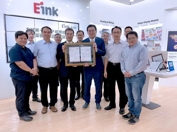 E Ink元太科技取得全球首張電子紙模組碳足跡盤查證書