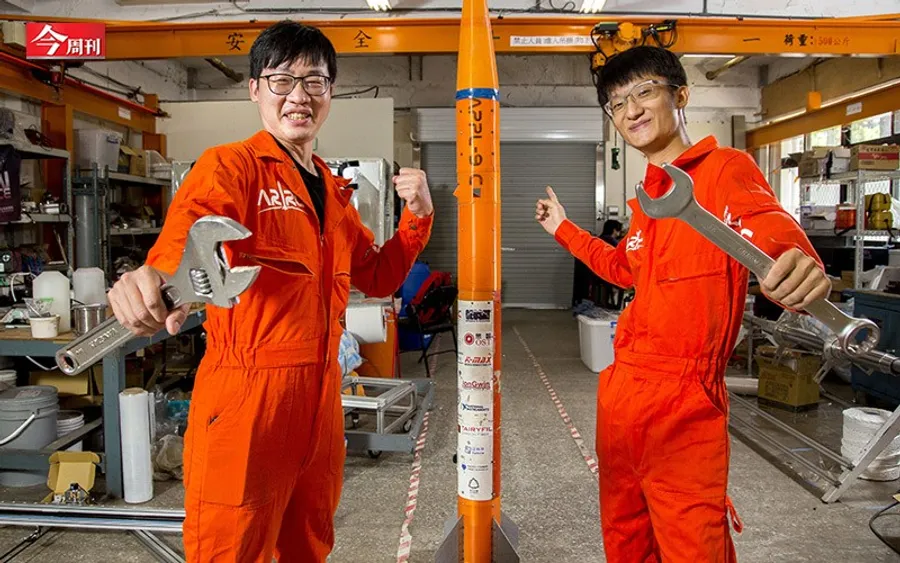 火箭阿伯吳宗信接班人！34歲火箭哥10年射壞20枚火箭，一堂課開啟他的「不歸路」