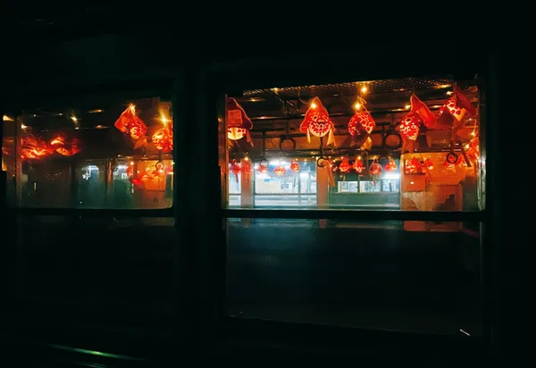 日本青森「金魚燈籠列車」5.jpeg