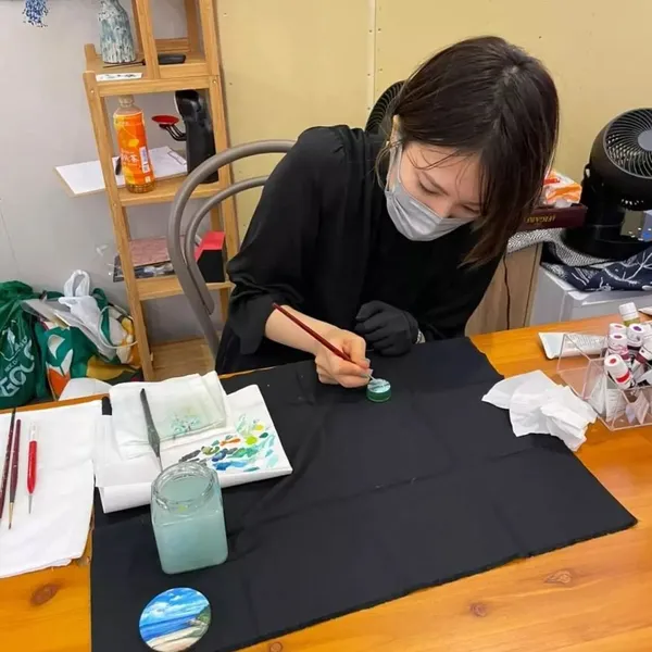 日本插畫家 MitoNishikura 瓶蓋藝術