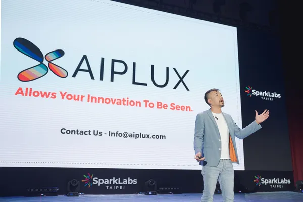 AIPLUX