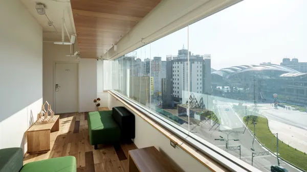 Room Room 市集