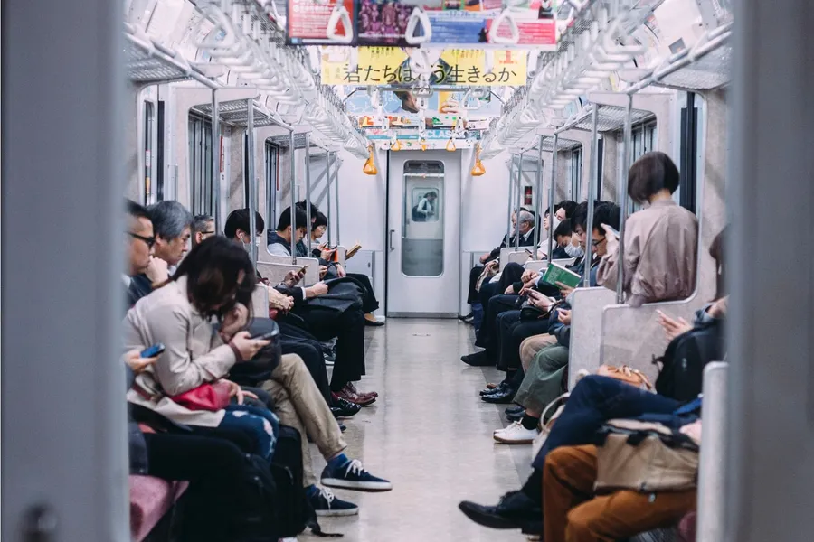 幾點上班都行，還補助「搭飛機」通勤！日本雅虎為何敢大幅放寬辦公政策？