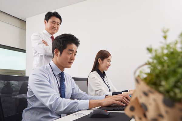  你的自信，是因為專業還是達克效應？空降主管更該警惕的認知盲區