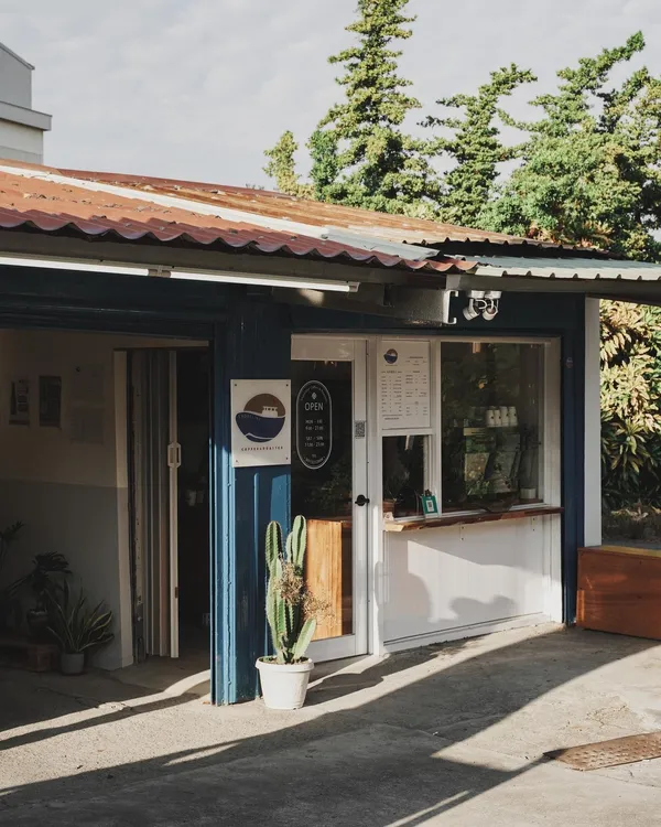 海岸線咖啡「Shoreline Coffee & Roaster」高雄燈塔店