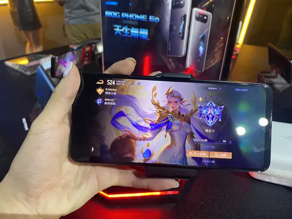 華碩ROG PHONE 6D