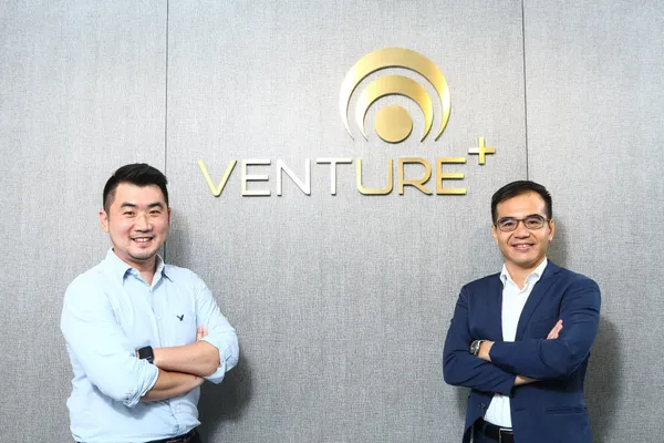 Venture+創辦人莊豐賓（右）與蔡慶祥（左