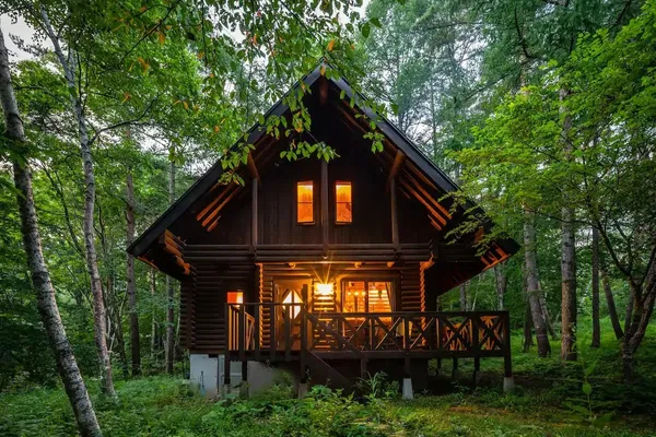 長野縣_適合情侶和家庭入住的優雅僻靜小木屋_01.jpg