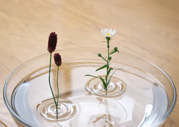 日本「水波紋花器」