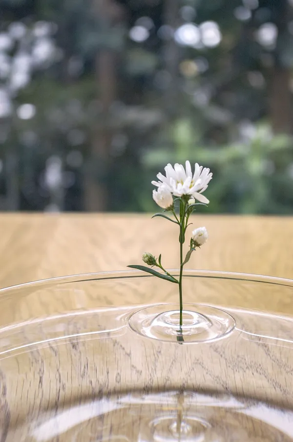 日本「水波紋花器」