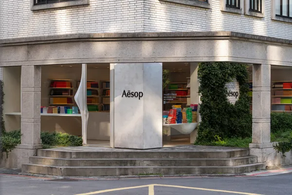 【情境照2】2022 Aesop 酷兒文學圖書館.jpg