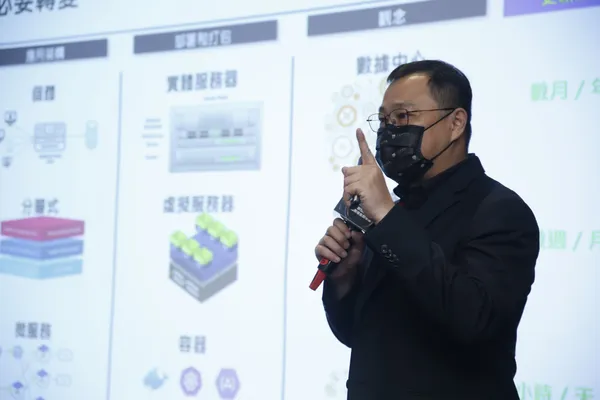 中華資安國際副總經理王信富強調，未來的數據應用離不開雲端，更提出企業雲端安全的5點建議