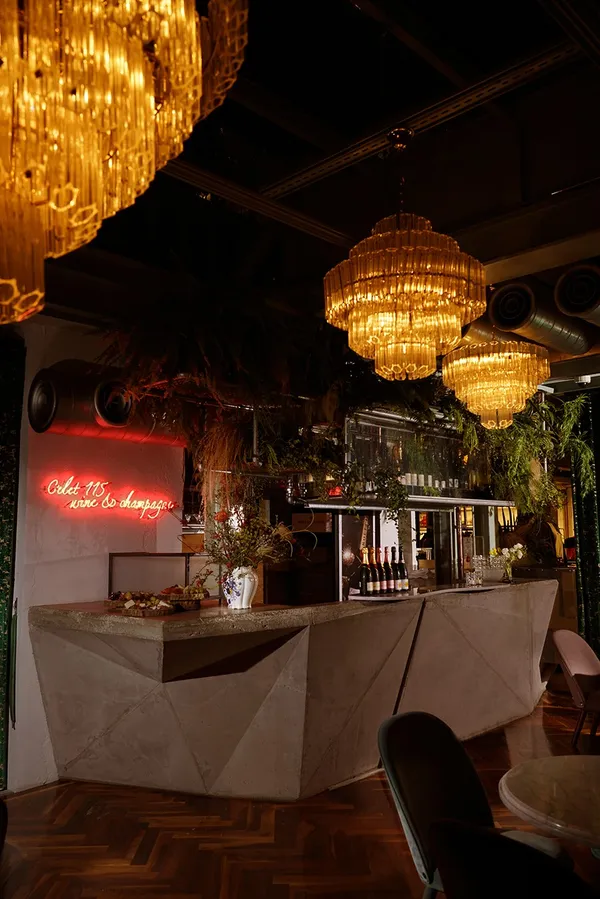 C_elet 115 wine _ champagne (店景)入夜餐酒交織越夜越奢華.JPG
