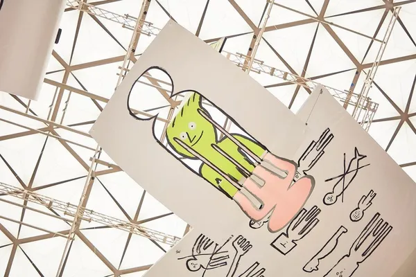 GINZA SIX  的 Jean Julien 紙人展覽