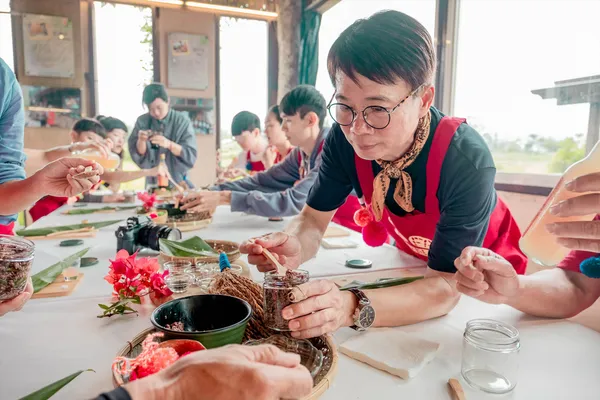 餐桌上的部落旅行_5
