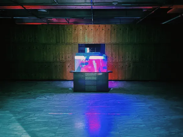 「居家娛樂―楊登棋（登曼波）個展」展場一景，2022。圖像由藝術家及臺北市立美術館提供。View o