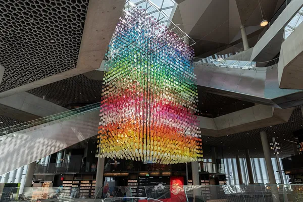Emmanuelle Moureaux〈100 colors no.37〉