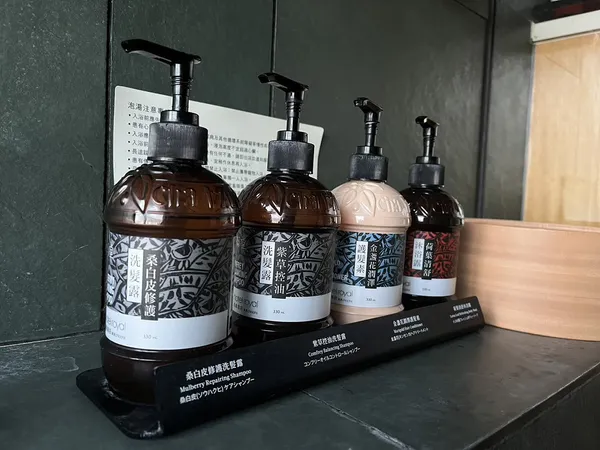 礁溪老爺友善環境，客房使用大瓶裝備品，降低一次性塑膠用品使用.jpg