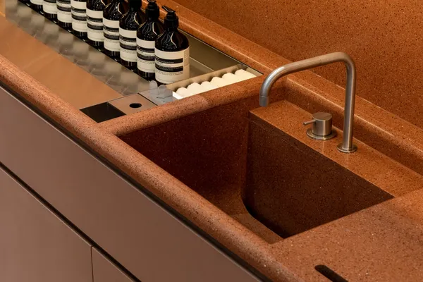Aesop 高雄漢神巨蛋店店裝照