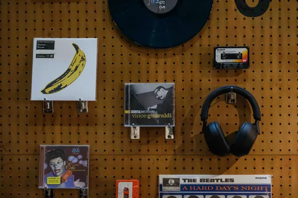 Sony WH-1000XM5-方序中-05