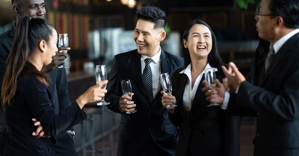  「員旅」根本是變相加班？調查揭職場最雷福利：員工旅遊、尾牙聚餐都上榜