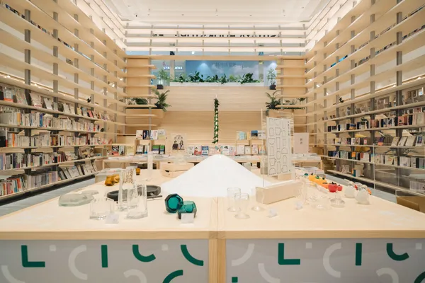 「W春池計畫」進駐新竹蔦屋開設 POP-UP SHOP！4 段主題規劃，讓玻璃選物走入書籍空間