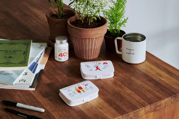 AFCxWHOSMiNG 2023卯兔年元氣藥盒 共有兩款設計隨機出貨 .JPG