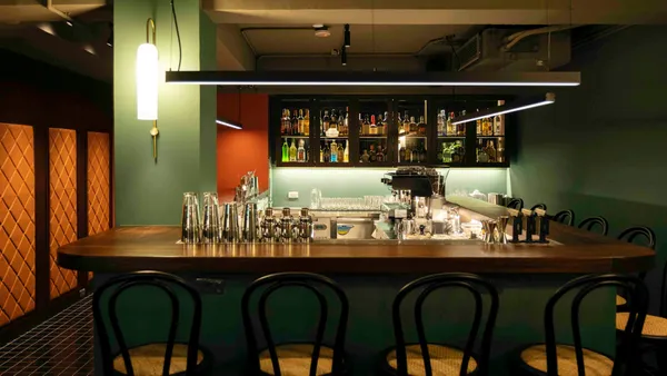 台北餐酒館「FINELINE」亮相！Edward Hopper 代表作為空間靈感，打造 40 年代美式摩登感
