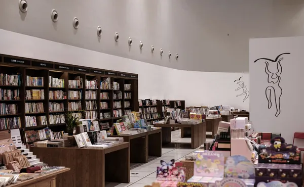誠品書店進駐「高雄衛武營」