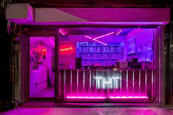 黑膠唱片選店 THT 二店「Room 25」開幕！重新詮釋檳榔攤空間，打造音樂與生活的創意載體