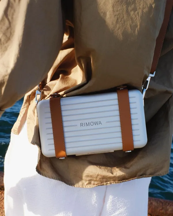Burberry 全新Logo設計
