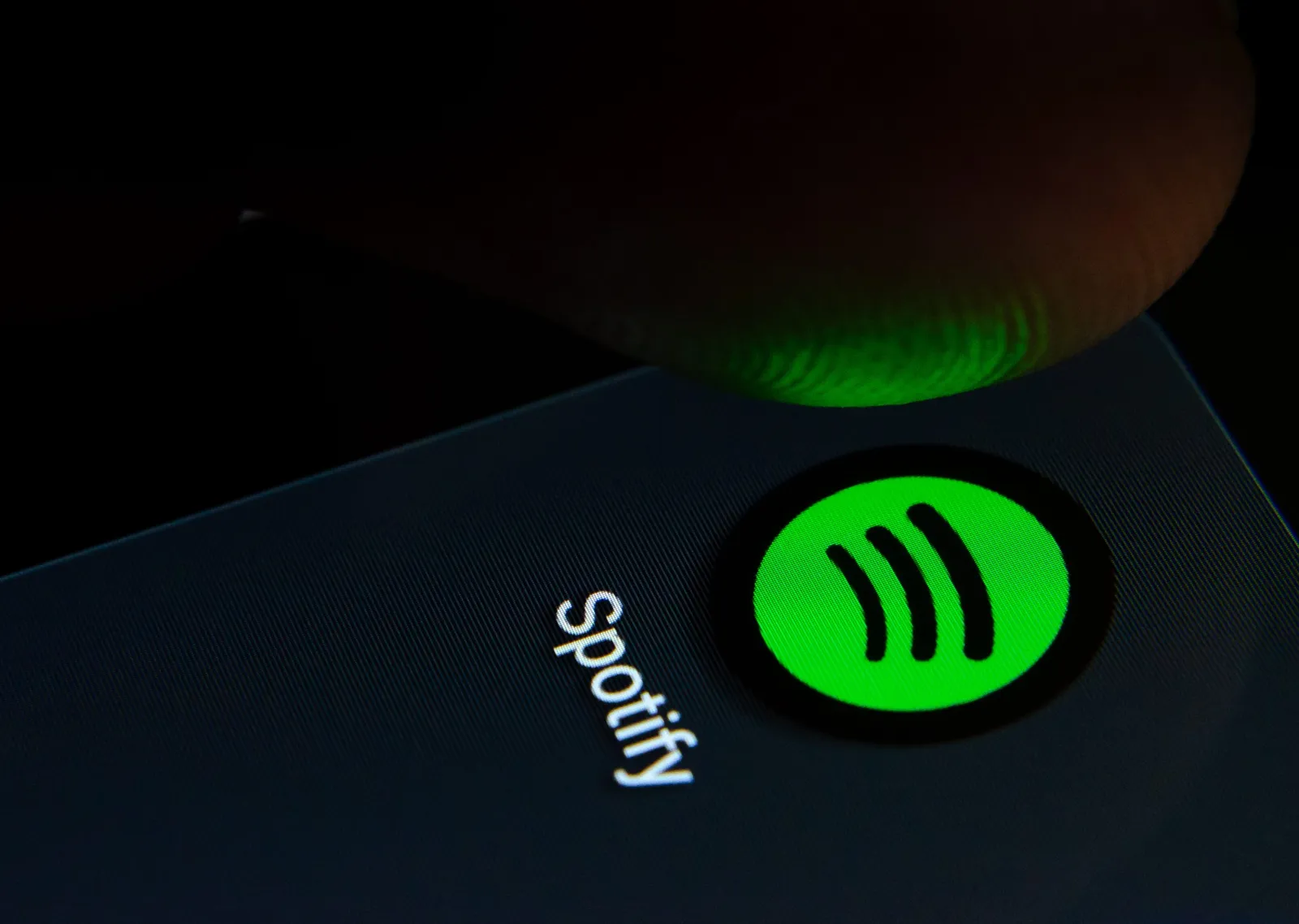 白噪音讓 Spotify 一年少賺 12 億！每日收聽時長達 300 萬小時，為何引起音樂人不滿？