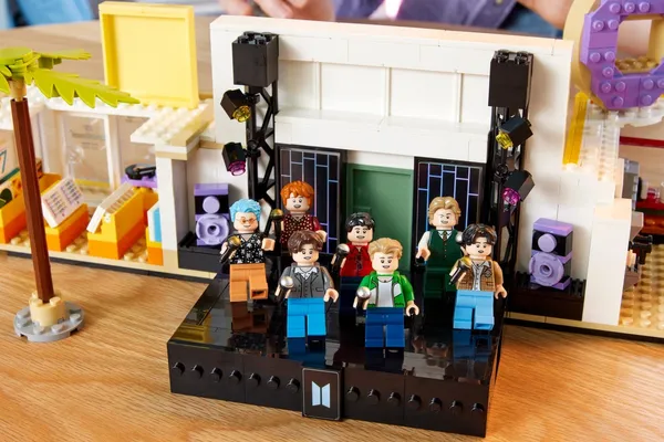 LEGO Ideas 防彈少年團 Dynamite 盒組