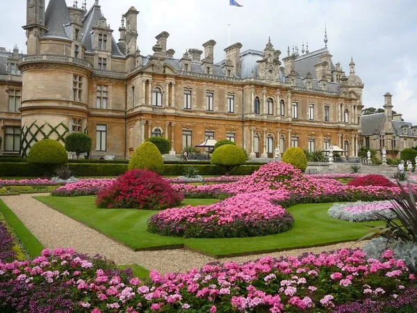 Waddesdon_Manor_and_Gardens_-_geograph.org.uk_-_64