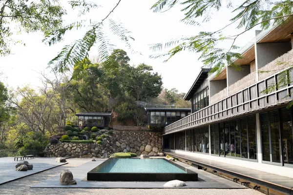 飛花落院