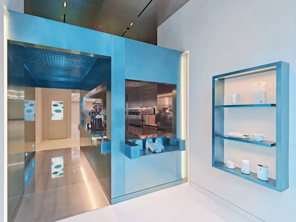 BLUE BOTTLE COFEEE 藍瓶咖啡 首爾明洞店