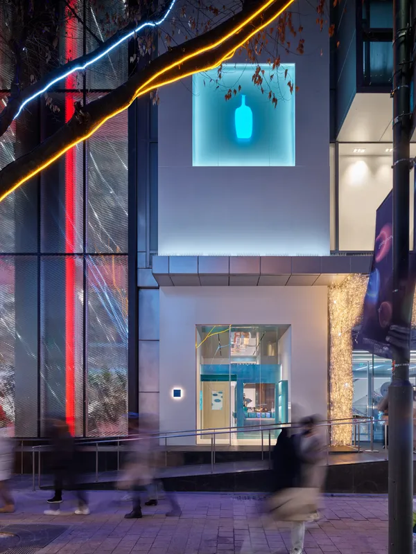 BLUE BOTTLE COFEEE 藍瓶咖啡 首爾明洞店