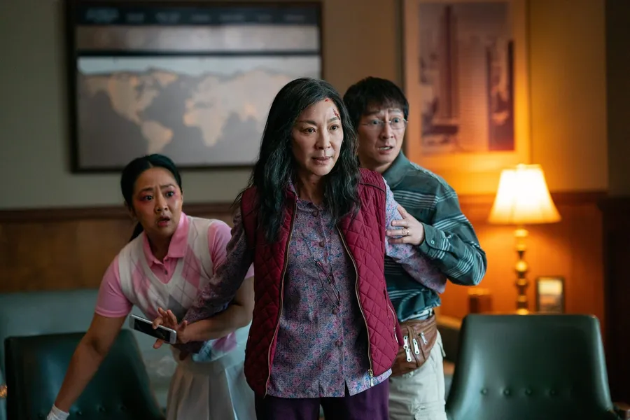 楊紫瓊：不想演被男人救的角色！一代打女到奧斯卡影后，4大金句看她的獨立哲學