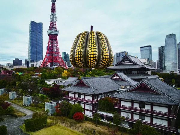 LV_YAYOI_KUSAMA_AR_INSTALLATIONS_LV.COM_HOT_AIR_BA