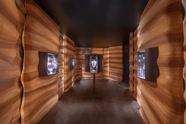 LV_Dragon 展間_01.jpg