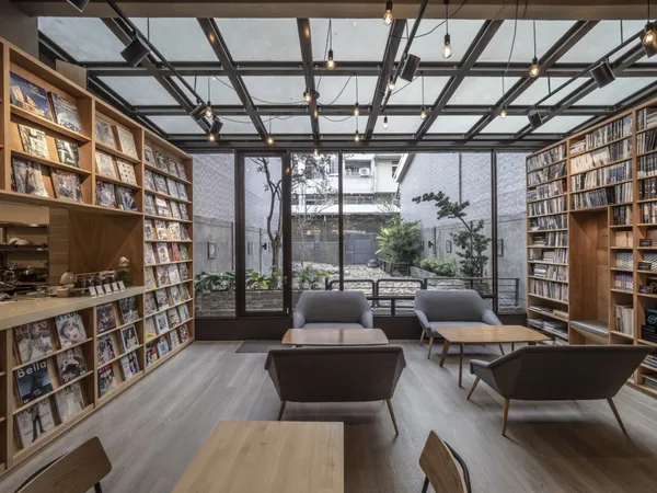 BOOKING3.jpeg