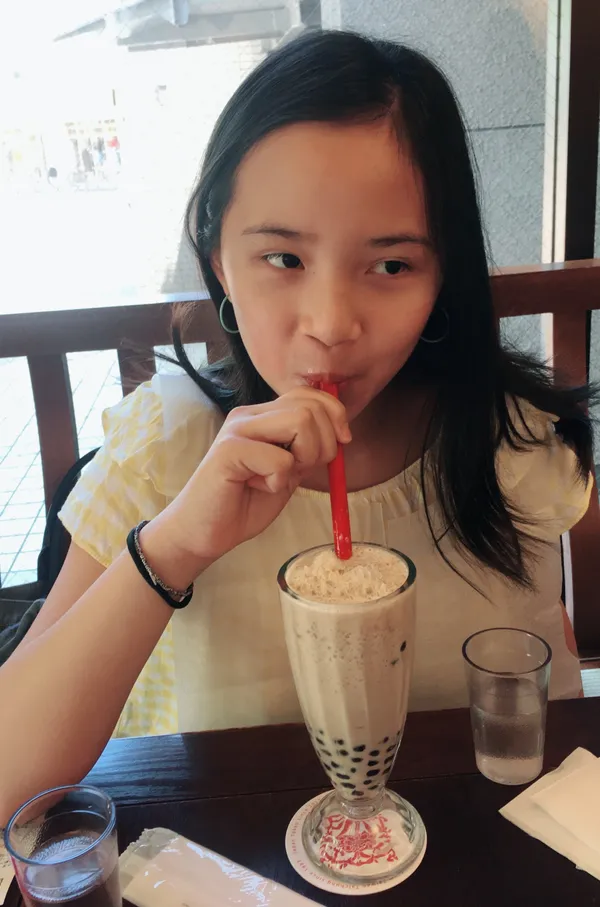 (珍珠奶茶照)Vivian與女兒到春水堂用餐.jpeg